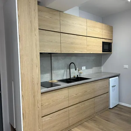 Luxury * טיראנה